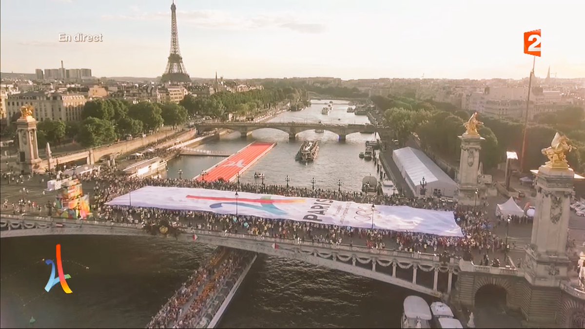 En ce moment skydrone en direct sur france television pour #paris2024