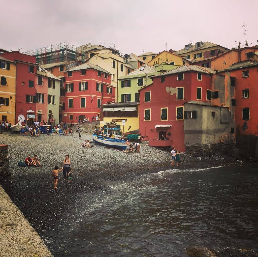 baroncia's tweet photo. ジェノバの #boccadasse (ボッカダッセ)に到着しました！
.
.
#Italy #collettiva #contemporaryart #eventiestate #exhibition #genova #inau… https://t.co/dTsWo7ksHO https://t.co/sBoq4k1qWG