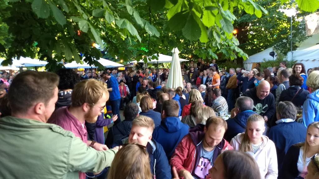 smeier's tweet image. €kiewo #twoblonde