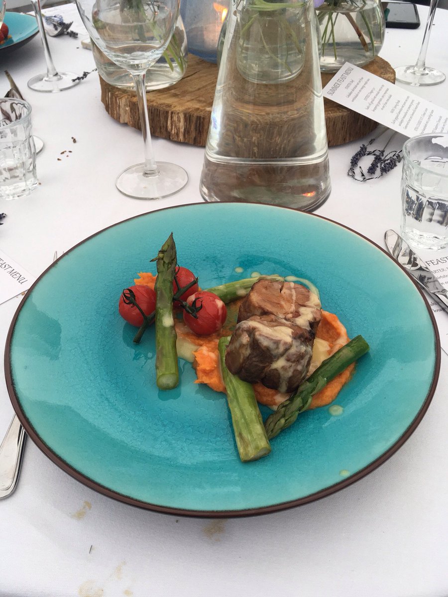 Genoten van het Summer Feast <a href="/JackiesDeventer/">Restaurant Jackies</a> in de uiterwaarden, gisteren 😍