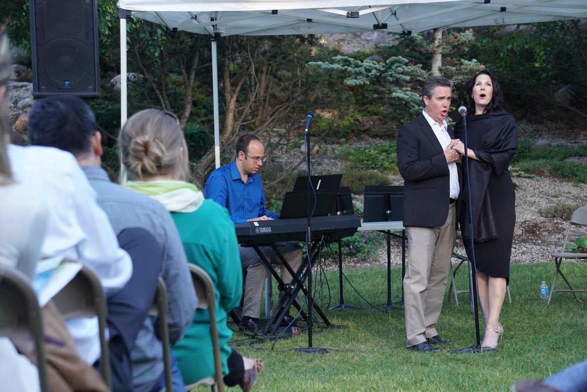 edmontonopera's tweet photo. Such a fun evening at @UABotanicGarden! #OperaAlFresco #yegarts 🍷🌸🌺🎼🎭 https://t.co/M0iTcOftSe