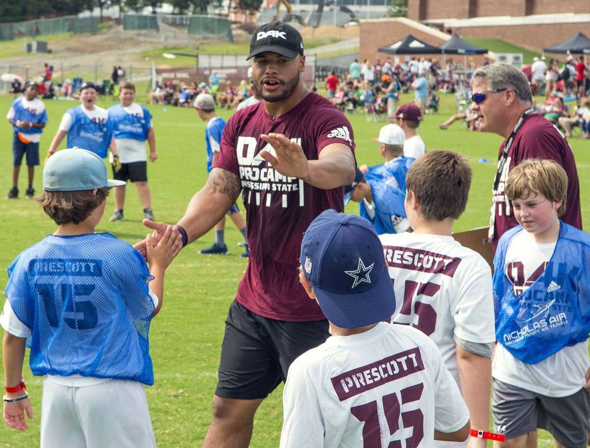 NICHOLASAIR's tweet photo. Great to see @dak giving back to these kids with his #ProCamp tour. It's a day they'll never forget! #FutureQBS https://t.co/L3I1KKreVA