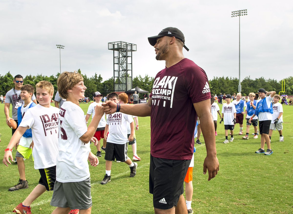 NICHOLASAIR's tweet photo. Great to see @dak giving back to these kids with his #ProCamp tour. It's a day they'll never forget! #FutureQBS https://t.co/L3I1KKreVA