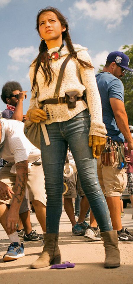 #Transformers released on Friday: Here is interview with @IsabelaMoner bit.ly/2u0wf5z https://t.co/QcrPUS2UCF