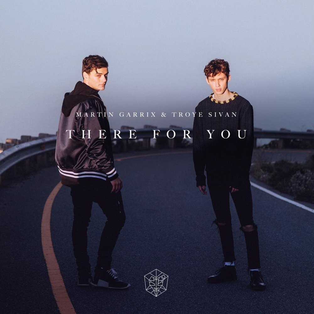 RankingHit50's tweet photo. #Hit40 There For You @MartinGarrix Ft @troyesivan (+7) #RankingHit50 https://t.co/fGHe0JWXBo