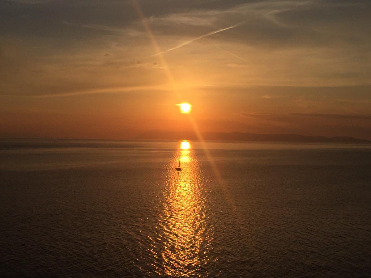 MedoraHotels's tweet image. To #love and be loved is to feel the #sun from both sides.😍👫💗💑
medorahotels.com/en/couple-delu…
#RomanticHolidayCroatia #sunsetlive #LetsGoSomewhere