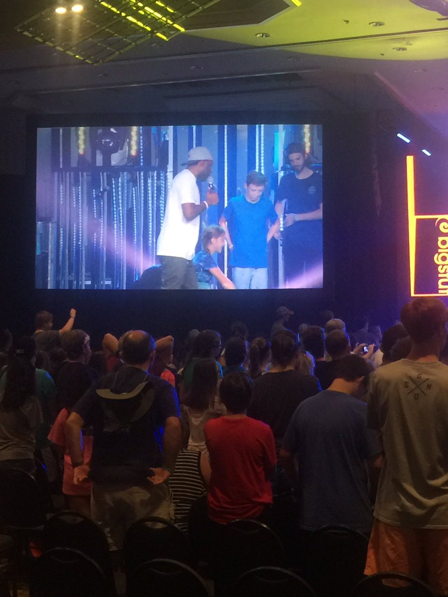 Jenglover4's tweet photo. Your Price is Right moment at #bigstuff2017 #fellowshipnashville go Kyle! https://t.co/F2F6TvjxMj