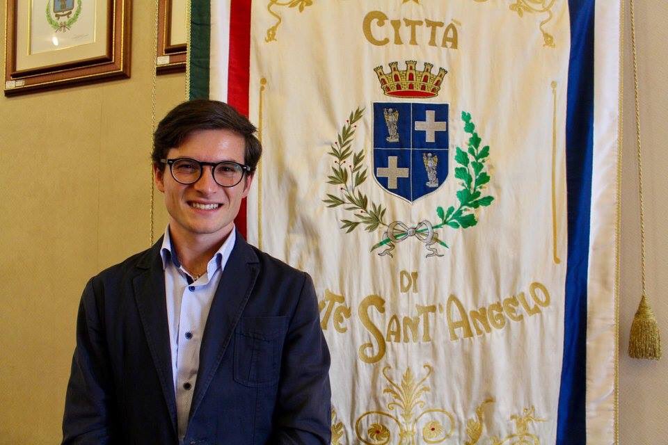 CambiaMonte's tweet photo. 8 donne e 8 uomini compongono il nuovo #Consigliocomunale di #MonteSantAngelo @giovannivergura eletto presidente https://t.co/MWOgZJUIXI https://t.co/3aQniloMzJ