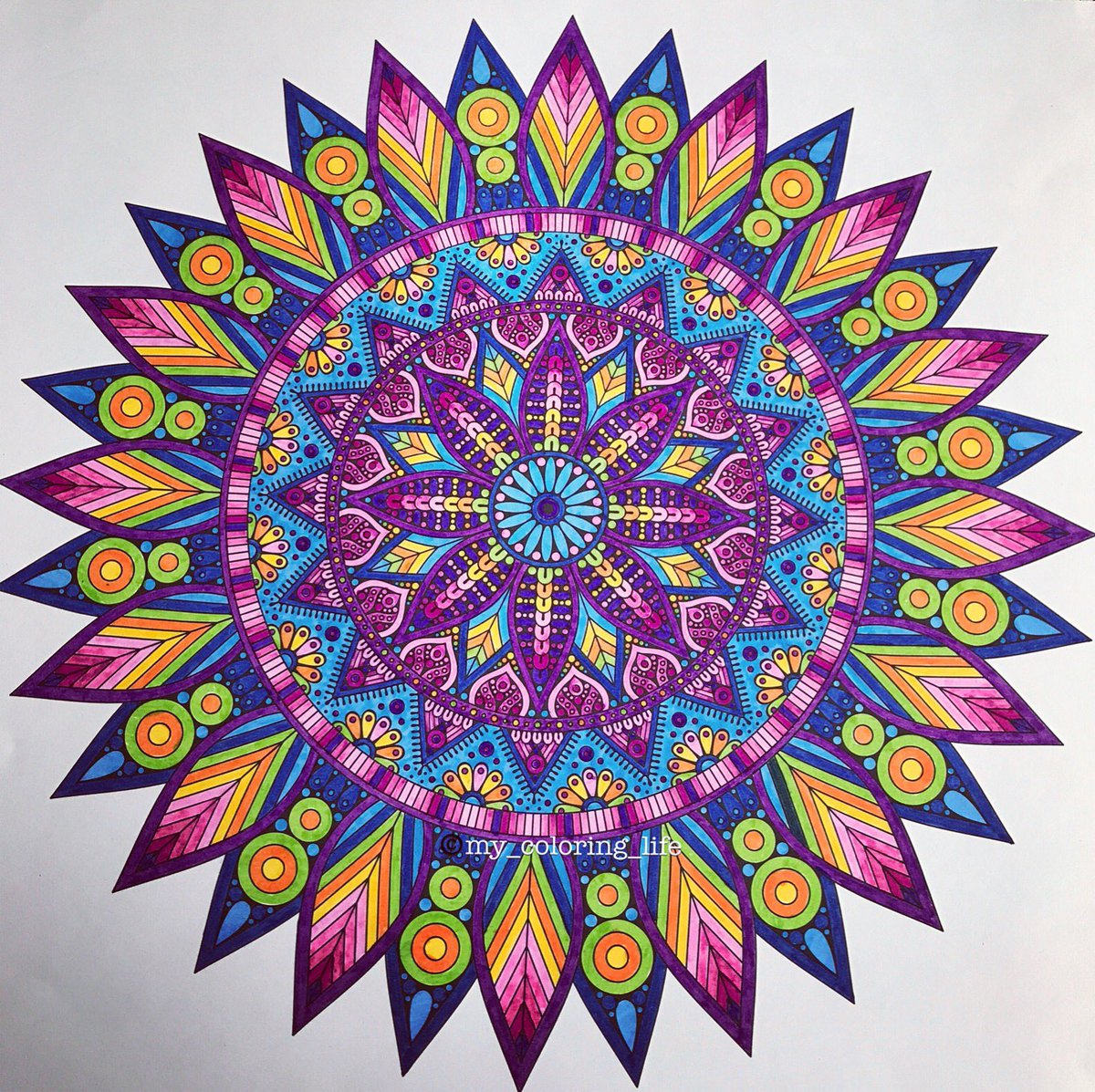 #mandalaybay #stabilo #coloringforadults #colorist #AdultColoring #my_coloring