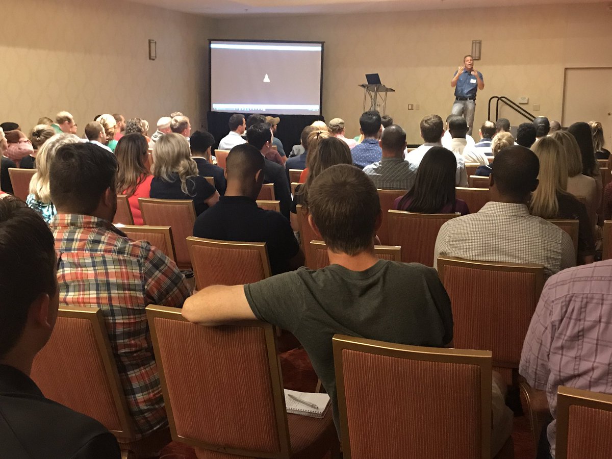 CarolineFount's tweet photo. @AnneHerbst @ReneeOneil_tv @SoundOfLifeMedi @SarahBlakeWBTV FEELING INSPIRED: All the way from New York, Michael DelGiudice kicks off Day 2 in this weekend's storytelling conference. #SOLMworkshop https://t.co/MmFwrfLmlr