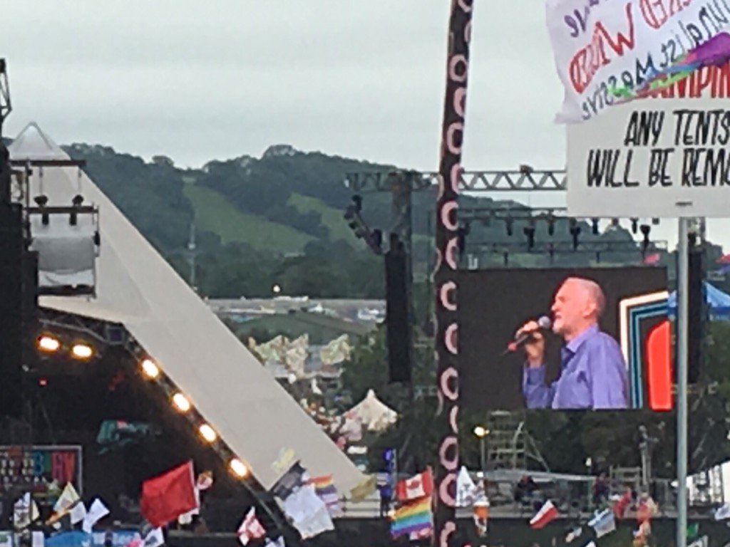 FamilySign's tweet photo. #JeremyCorbyn #Glastonbury2017 you say all inclusive world! Help us achieve this by recognising BSL as a language! https://t.co/gqLWUtkj7K