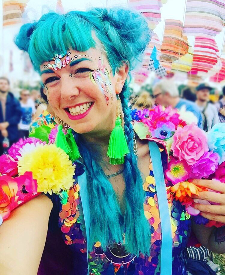 itsInYourDreams's tweet photo. Queen of pompoms &amp; tassels @LOM_FASHION glittered &amp; jewelled by our dream @_heatherlines at @GlastoFest 🍒🌈🌻💖💥Sequins from @ThisIsRosaBloom ✨ https://t.co/zJjhKBwe0g