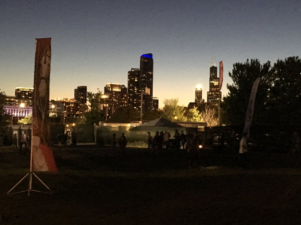 1st day <a href="/LakeShakeFest/">LakeShake Festival</a>  was a great one #FestivalSeason #windycity #LakeShake2017