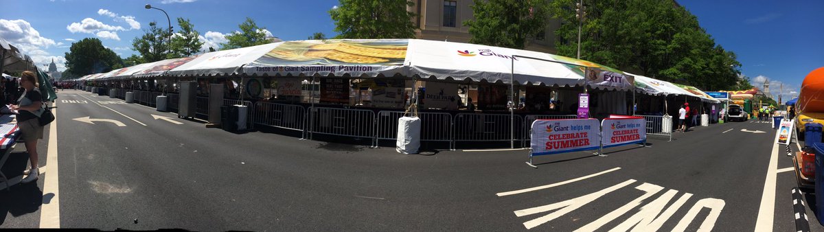 McIntoshImages's tweet image. We are getting ready in DC for the Giant Food 25th annual BBQ battle #bbqindc @usometrodc @giantfood