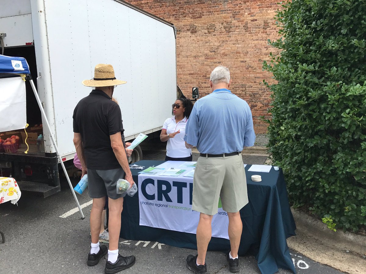 CLTRegionalTPO's tweet photo. It's a beautiful morning at @DavidsonFmrsMkt with CRTPO's Candice Rorie talking transportation #CRTPOGrowingTomorrow #2045MTP #CRTPO https://t.co/37DjKv5TUu