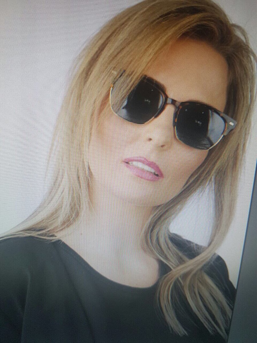 ChantelBlignaut's tweet photo. #sexysaturday with #BrentoniEyeWear #lovebrentoni #mybrentoni #mrssouthafrica @mrssouthafrica #SheisBonafide #FireWalk4CANSA #Ride4CANSA ππΌπ₯ https://t.co/7JkDSXD0ne