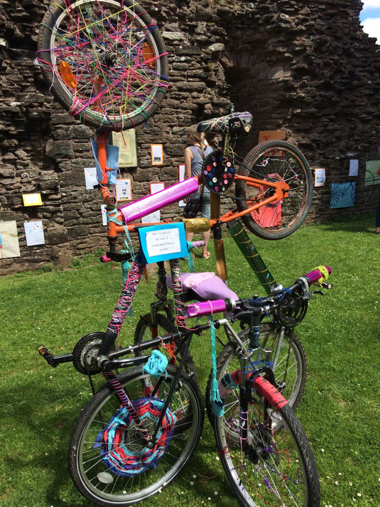 BeaconsCycling's tweet photo. Fantastic bicycle sculpture at Grossmont Cycling Festival made by kids of Cross Ash school @mamilsports https://t.co/Ghfi1ILgEd