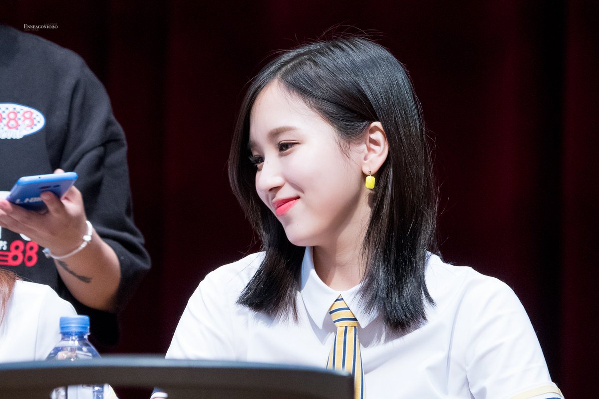enneagon1020's tweet photo. 170604 노량진 팬사인회 @JYPETWICE 
#트와이스 #TWICE #미나 #MINA https://t.co/rEwo9QoHqu