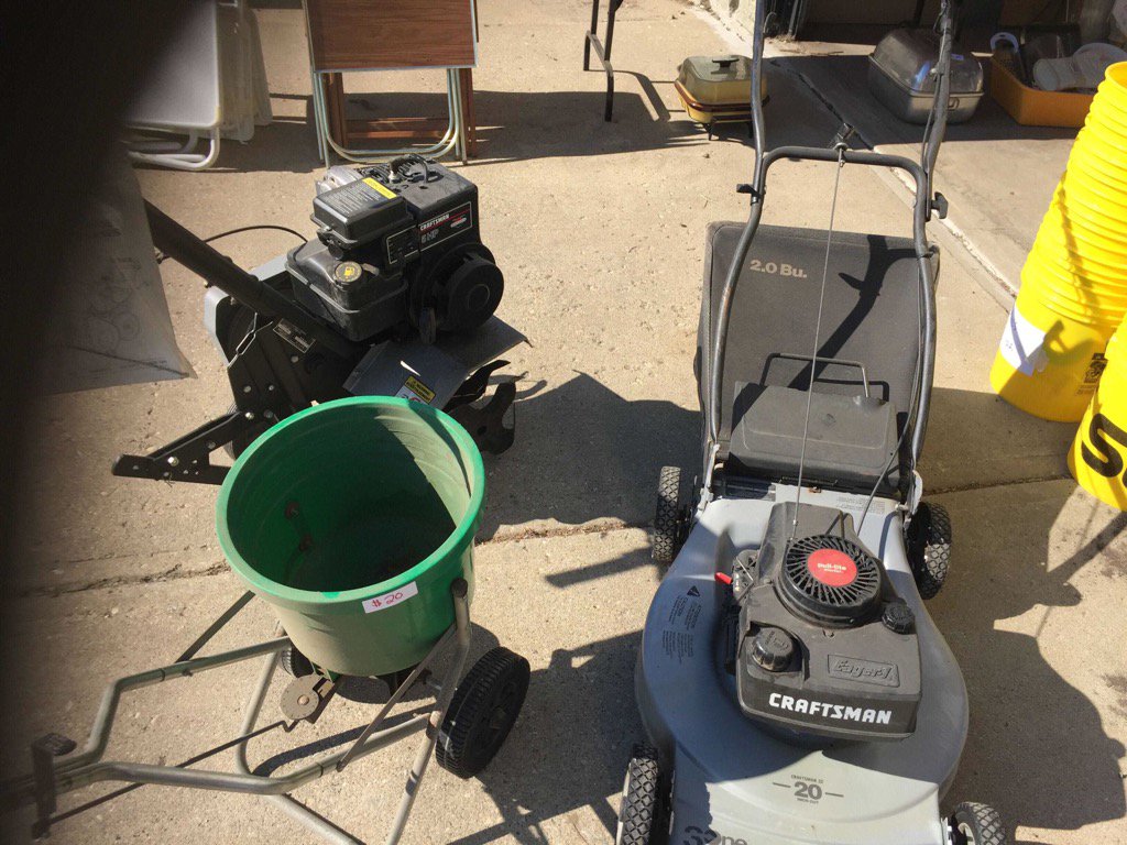 lmiellis's tweet photo. Check out this Garage Sale!  
 https://t.co/zwEbCEvlQo https://t.co/xnYmr5SB44