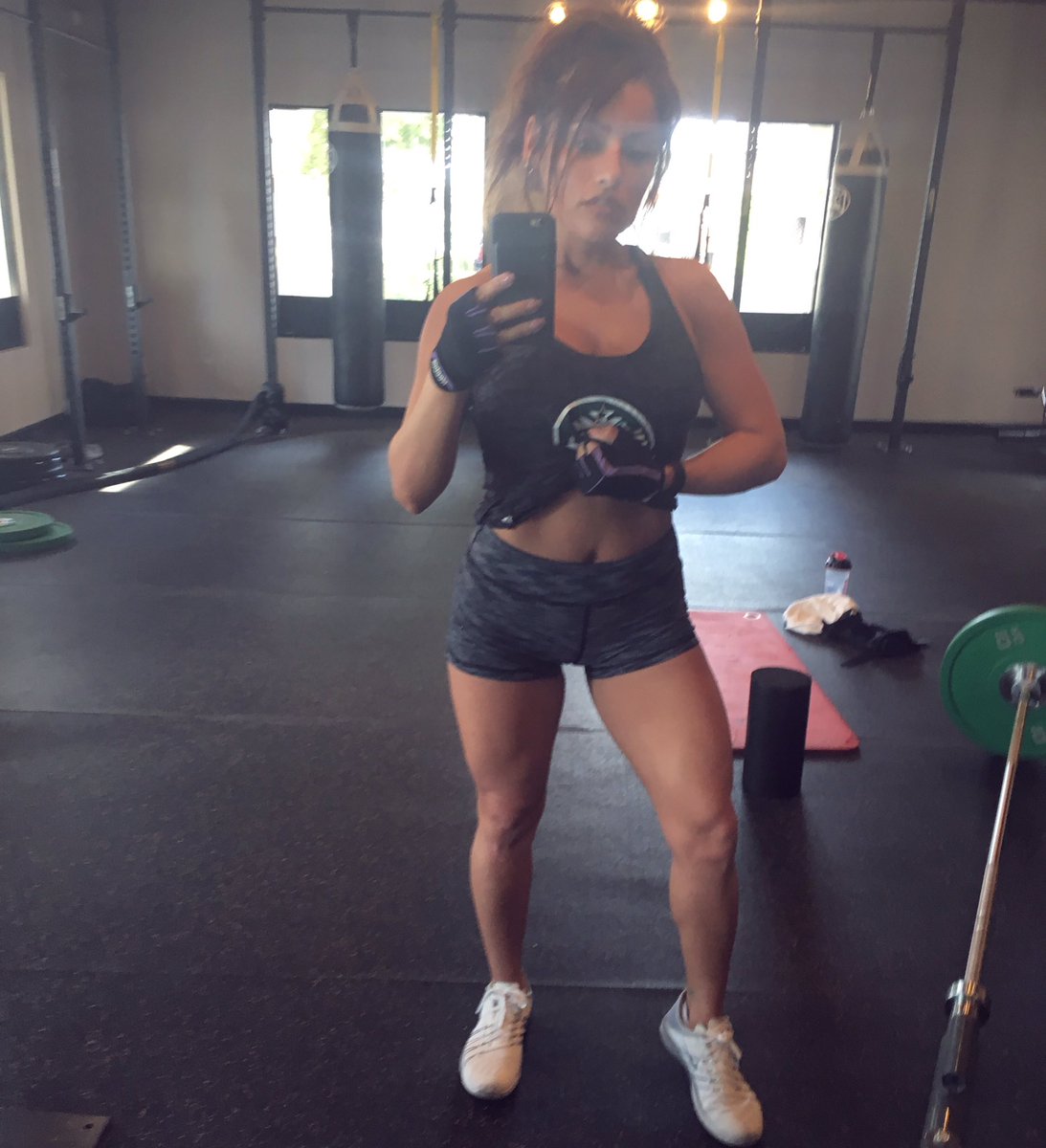 MareeVva's tweet photo. Now question is...are you ready to be the best version of you? #SignUp #JoinMe #Fitchick #justdoit #NOFILTER #CalifitInc @CaliFitInc https://t.co/wQ9MGY0EVi