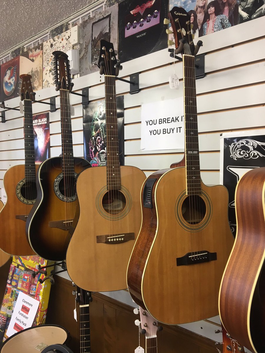 Pennie6226's tweet photo. #DecompressIn4Words Visit local music shop...(Muns Music, Claremore, OK). https://t.co/jAacnnX4na