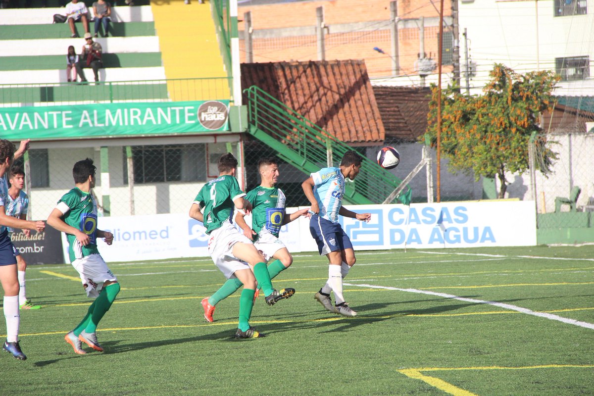 ClubeBarroso's tweet photo. Intervalo de jogo em Itajaí. Em um jogo bastante truncado, Barroso e Avaí vão empatando em 0 a 0 pela categoria sub-17. https://t.co/wwGt4DxTid