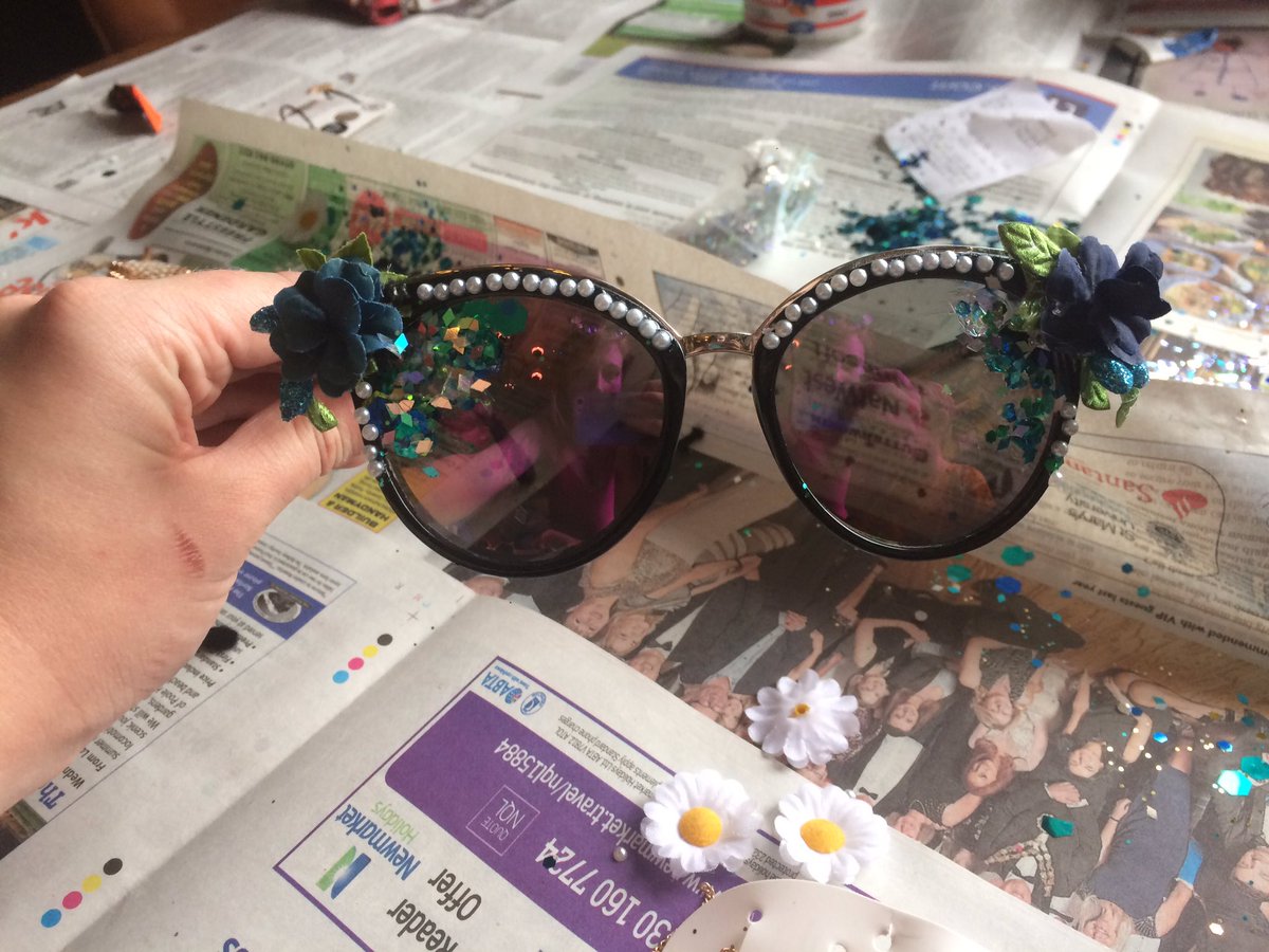 bullsheadsw13's tweet photo. A wonderful #crafturday with these kids today! 🌸✨☀️All part of our Midsummer Party today. #sassyoursunnies #craftworkshop #familyfriendlypub https://t.co/14Zjuuo2LP