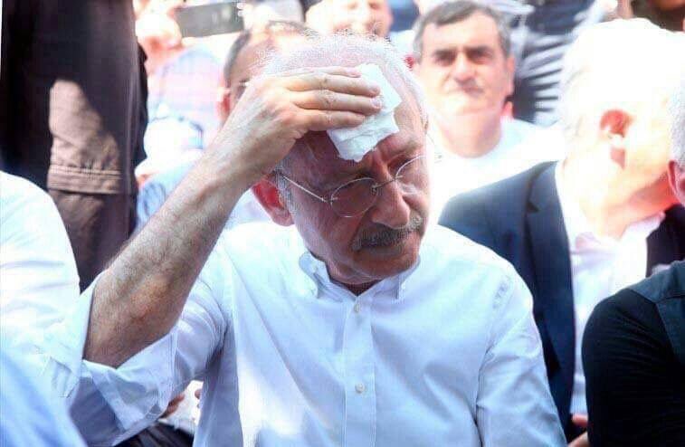 Alın teri 'adaleti satarken' değil, 'adalet ararken' dökülür.
Halkın Umudu Cumhuriyet Halk Partisi!