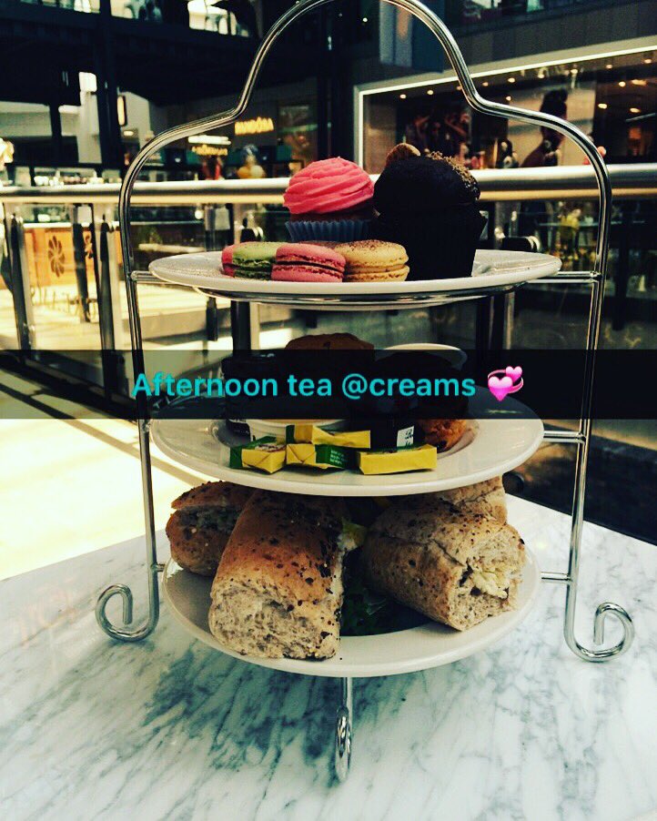 nicolaazz's tweet photo. Yummy #afternoontea @creams https://t.co/3VjoRdJGVa