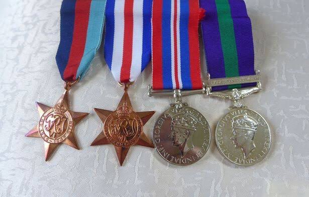 AirForce_Carl's tweet photo. These are blind 95year old Alfred's missing medals last seen at Cannock Services on the M6! Please Retweet. Let's find them for him 🇬🇧🇬🇧🇬🇧🇬🇧 https://t.co/9SLRDSwGVv