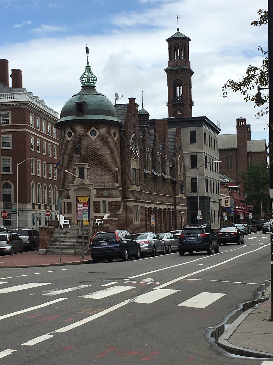 jaredbro's tweet photo. Wandering the streets of Cambridge, walking from Harvard to MIT https://t.co/lP5oBrZlrn