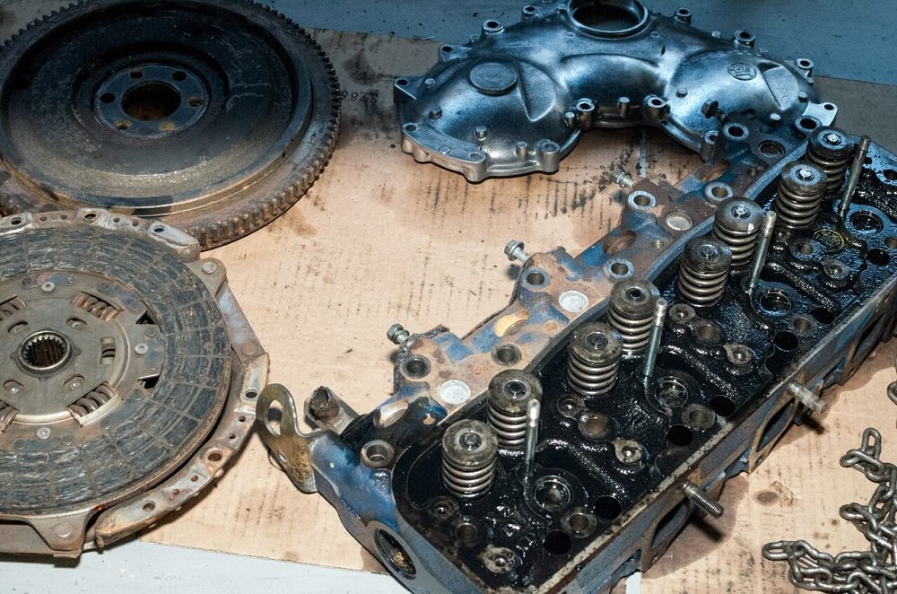 legacyoverland1's tweet image. Frame-off restoration 101: be ready to get your hands dirty #frameoff #engine #toyota #landcruiser #bj40 #offroad #classiccar #4x4 #outdoor