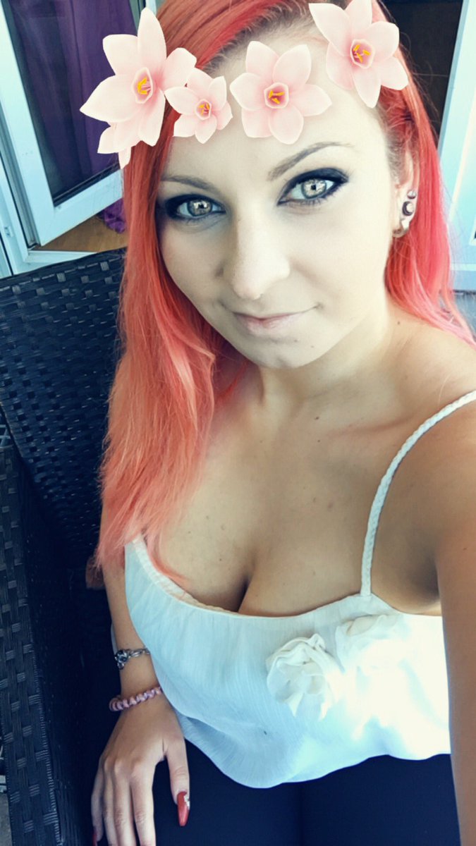 Lisa__Kirsche's tweet photo. Was habt ihr so vor? Ich bin gleich ein bisschen die Stadt unsicher machen 😍 #dress #fashion #sexy #party #RedPrincessTime #titten https://t.co/xqDTEkmzFl
