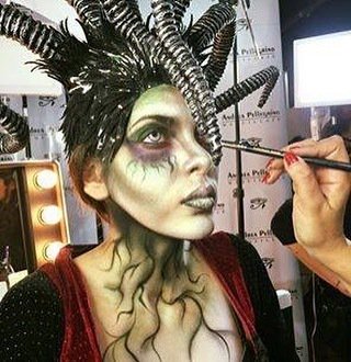 VBProducciones's tweet photo. Feliz dia para todos los maquilladores!!!!
Feliz de tener tantos colegas y amigos tan geniales en esta maravillosa profesión!!!!
#makeupfor… https://t.co/XC93ZMJmOg