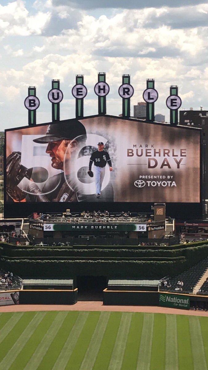 gregbobos's tweet image. Lucky to be back in Chicago watching one of the greats having his number retired. #MB56