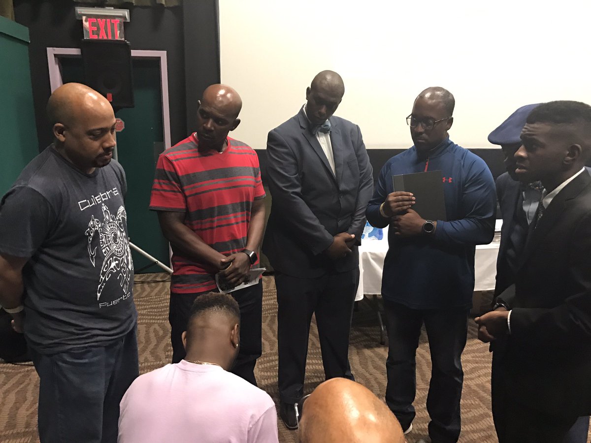 BrotherMaajid's tweet photo. Return of the Man! The men of #AustinTX coming together to make our communities GREAT again! #RealAction #WellMadeMan https://t.co/qeSYdUHnyx