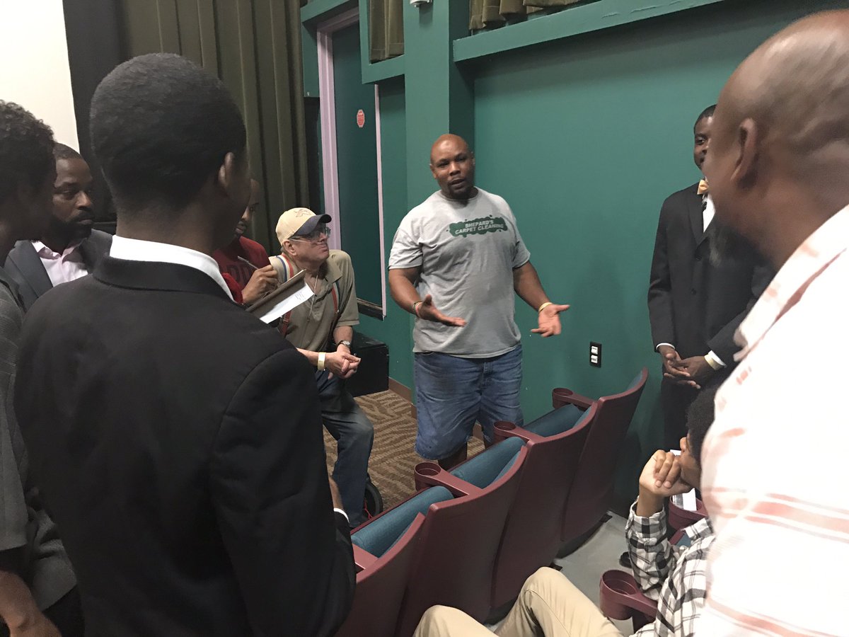 BrotherMaajid's tweet photo. Return of the Man! The men of #AustinTX coming together to make our communities GREAT again! #RealAction #WellMadeMan https://t.co/qeSYdUHnyx