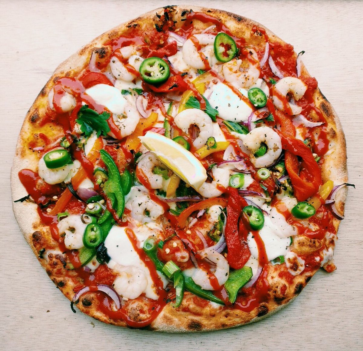 If your looking something with an extra bit of kick tonight then ask for Sriracha Sauce on your Chilli Prawn, shown here. 🦐⚡️🔥🌱