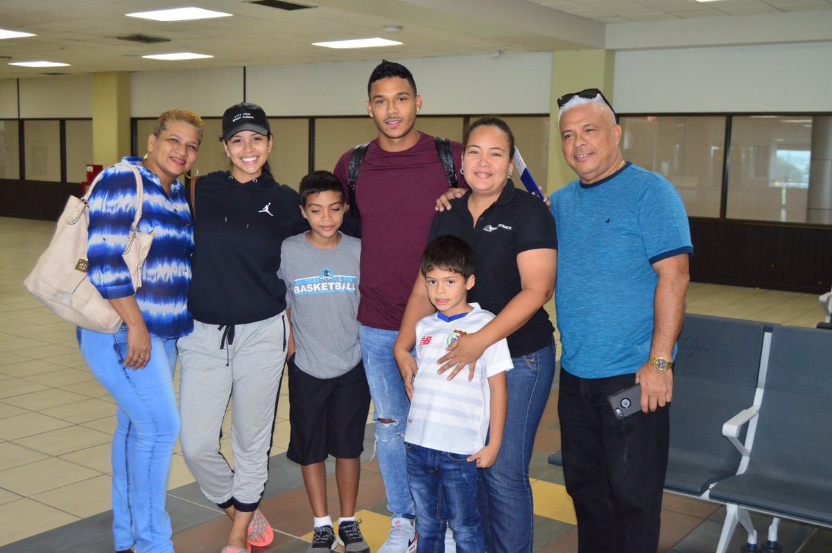¡A EUROPA! Jorman Aguilar viajó a Portugal para asumir su nuevo reto con el <a href="/estorilpraiasad/">Estoril Praia SAD</a> #JMDeportes