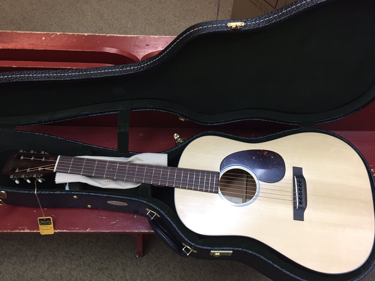 guitcuz's tweet photo. #factoryfresh from @martinguitar the exquisite D1 Authentic #mahogany #VTS #adirondackspruce #handrubbed #martinpride @WildwoodMusic https://t.co/GiDEIquwJz