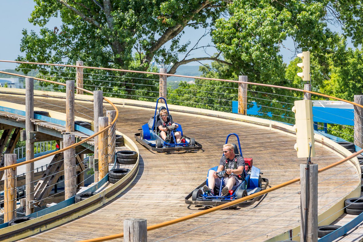 bransontracks's tweet image. Picking up speed around the corners is the best time to pass an opponent. #TrackTips