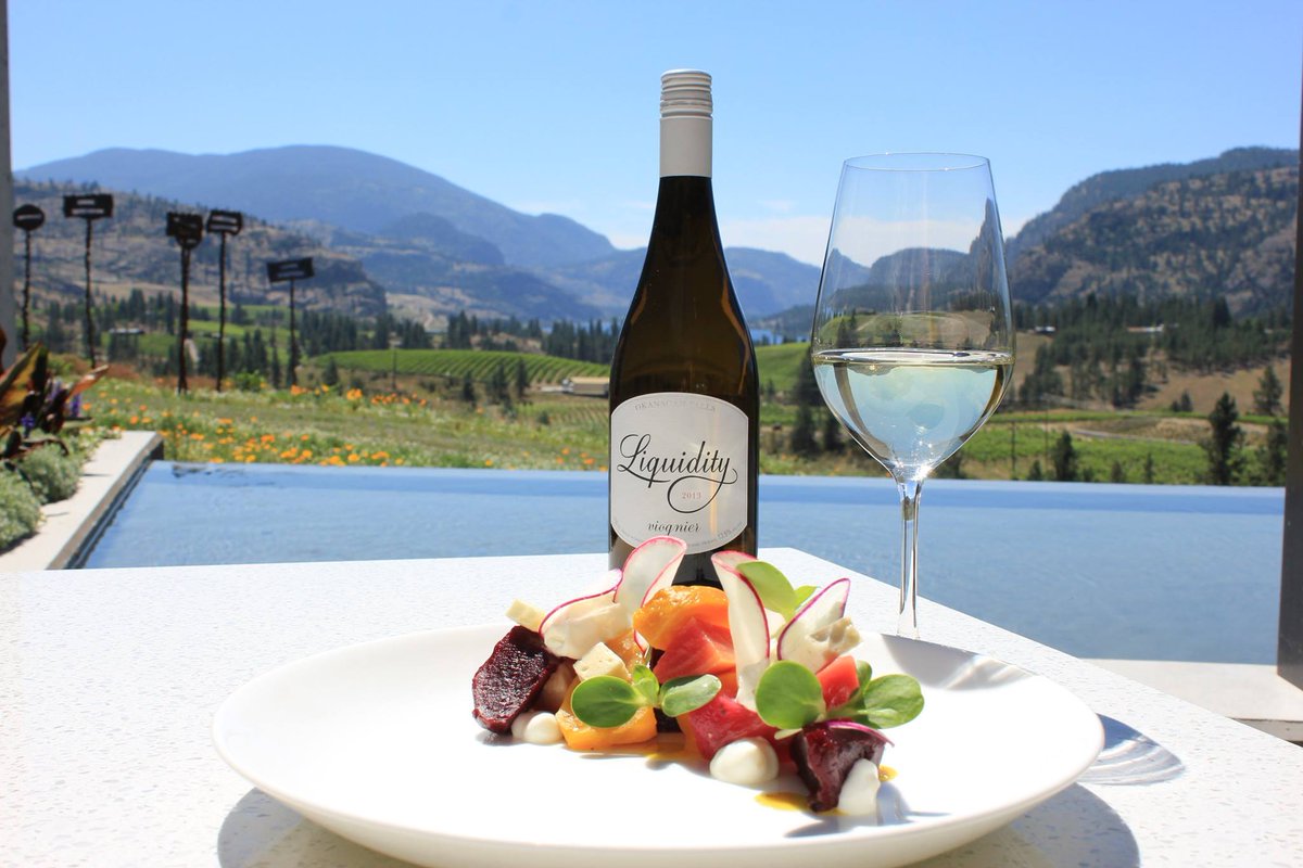 AMAcommunity's tweet photo. Picture yourself soaking in the sun on the balcony of @LiquidityBistro, enjoying award winning fare. Enter to win: https://t.co/kgNltFA7eh https://t.co/8WZZowq6nx