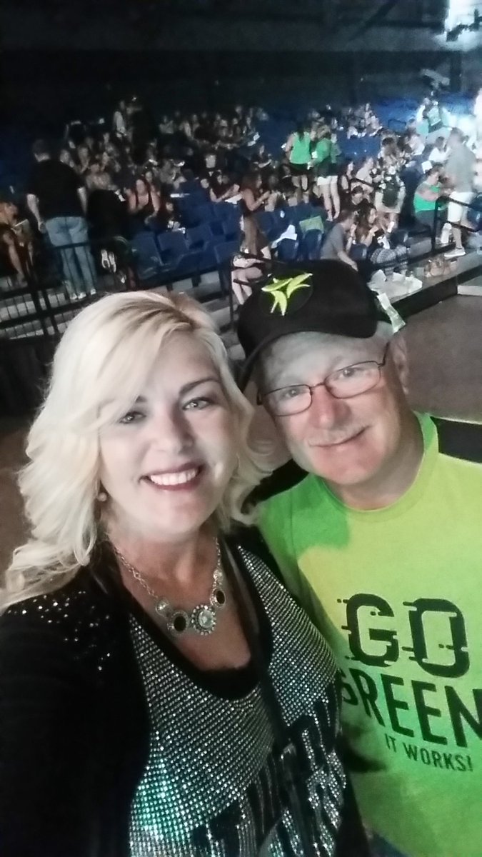 wrapsuperstar's tweet photo. ☆ It's about the ppl you meet along the way that have such an impact on your life.... #itworksgc https://t.co/i1bqrzRxzt