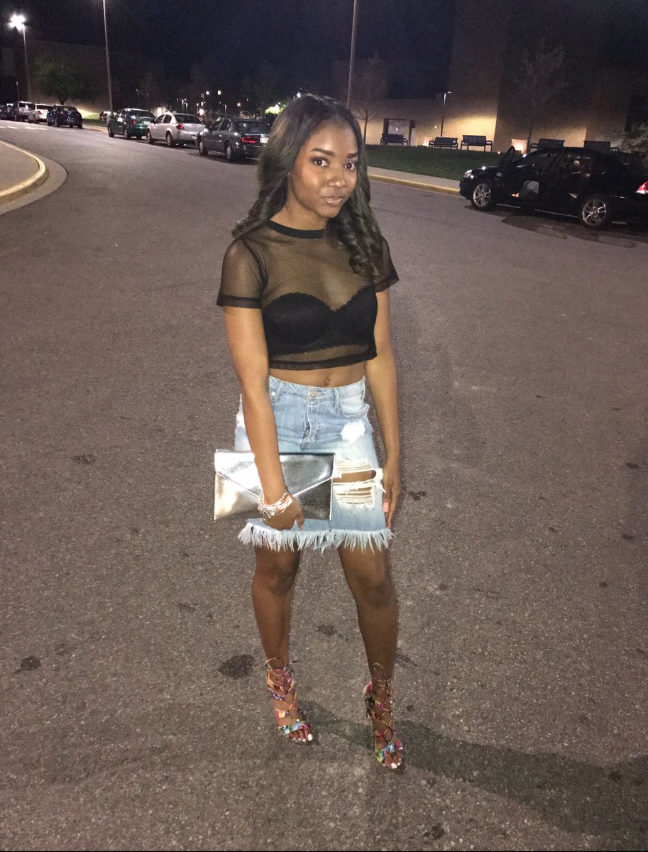 _deriqueen's tweet photo. #BeautifulWomenOfCSU😍 https://t.co/AYCXm7HAP1