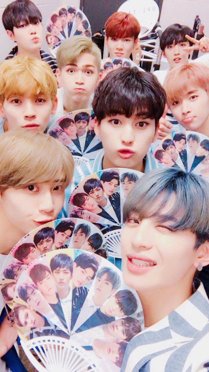 UP10TION's tweet photo. [#업텐션] 허니텐! 반갑게 맞이 해줘서 너무 고마워요 감동이야♡ 허니텐들 보고 힘내서 오늘 멋진 공연 보여줄게요! #KCON17NY #KCON https://t.co/4ouwG9t7iM