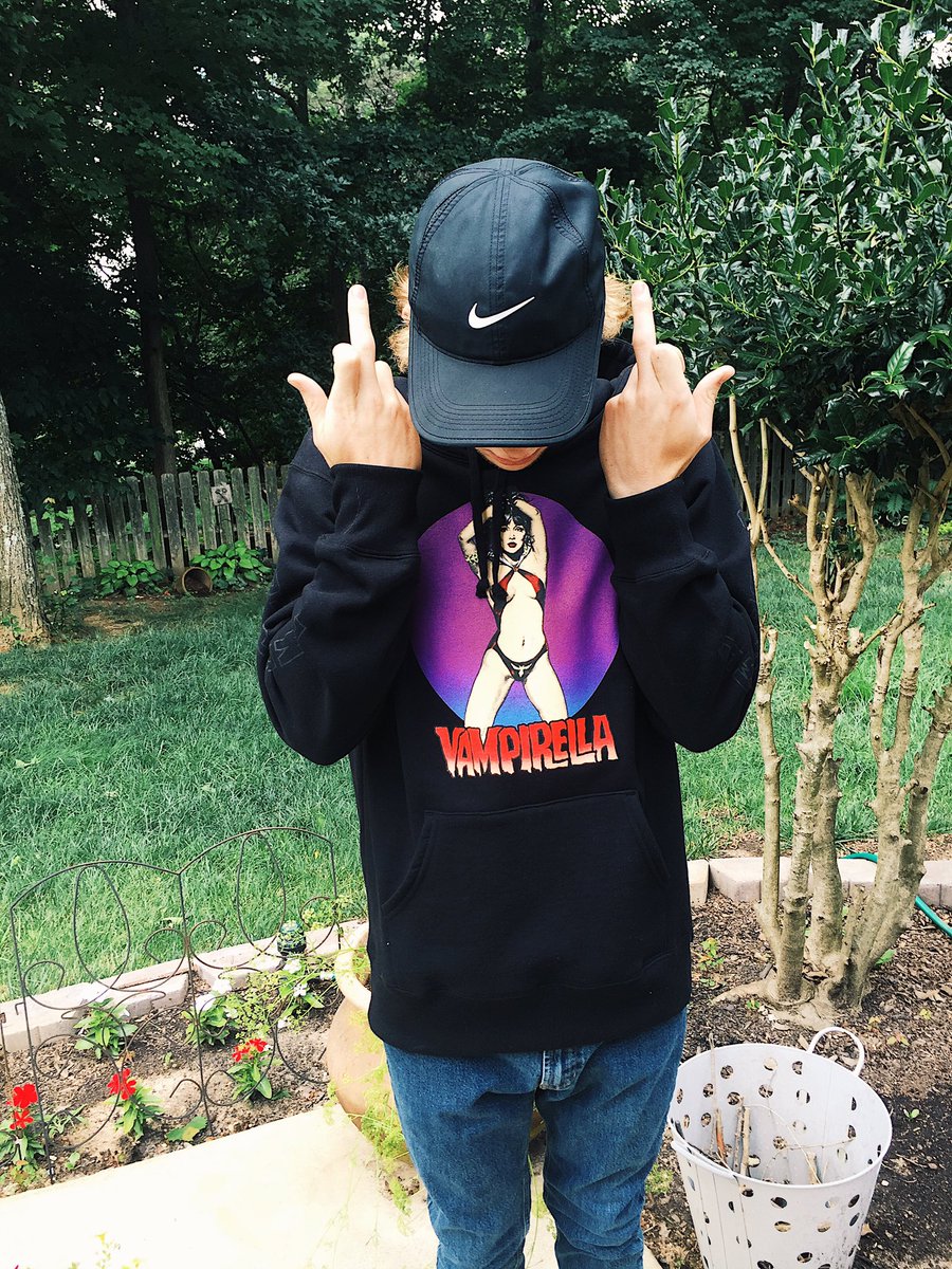 DavisMitchell5's tweet photo. To the 🌎 https://t.co/o419AMzATp
