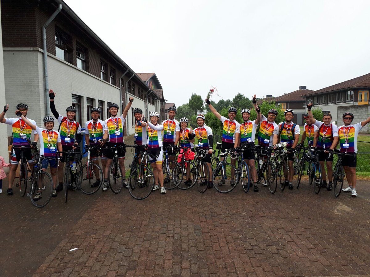 TdVink's tweet photo. Moe en voldaan. Wat een mooie belevenis met team Hazerswoude; alles met het oog op de strijd tegen verslaving #cfh2017 #samentegenverslaving https://t.co/dbm06N66Ia
