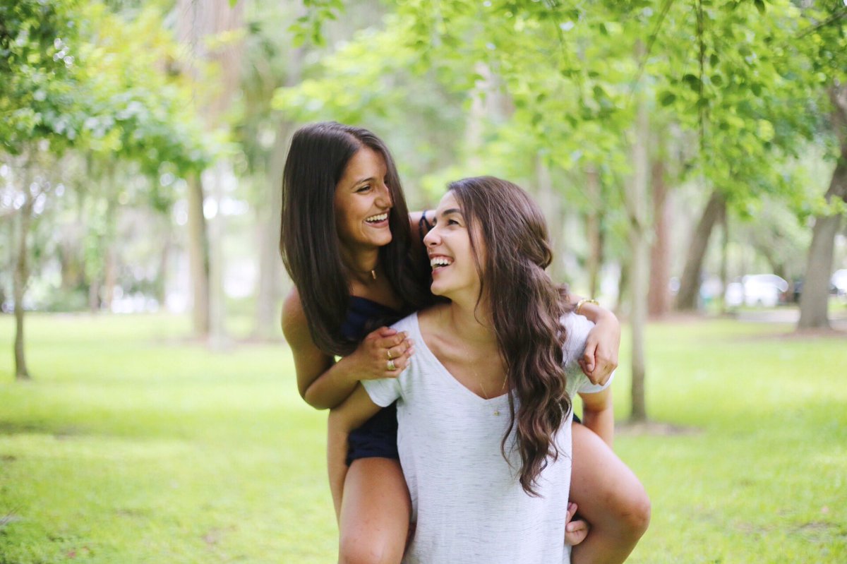 PiBetaPhiUCF's tweet photo. Smiling because it's Saturday 🌻🌿 Don't forget to sign up for recruitment by visiting https://t.co/Kx0kwOWNvm 💚 https://t.co/X1JNy1bSYP