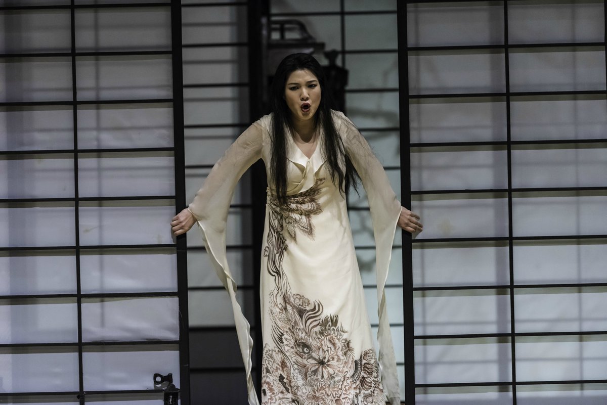 WelshNatOpera's tweet photo. Madam Butterfly is a firm favourite with both the avid opera goer and those who are #newtoopera https://t.co/IlEyMkXxAT