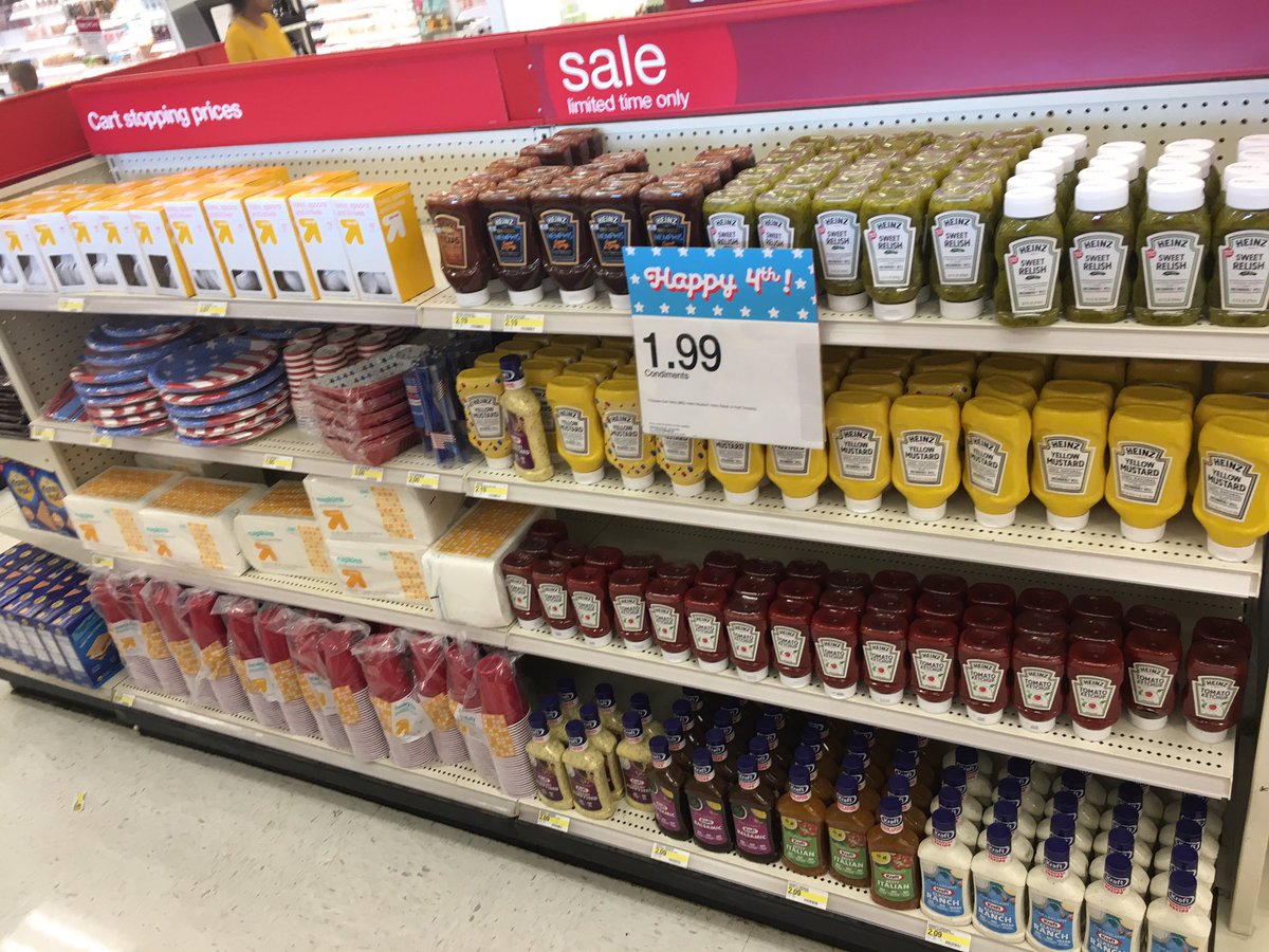 <a href="/choffmann1209/">Chris</a> <a href="/susan_vue/">Susan Vue</a> <a href="/KampsulaScott/">scott kampsula</a> <a href="/DiraarJ/">Diraar Jefferson</a> <a href="/Howard_JoshT/">Josh Howard</a> @AndrewE_TGT And of course Cartwell has all the holiday necessities 🇺🇸